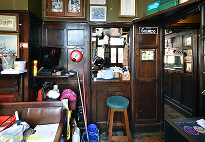 Serving Hatch in Snug.  by Michael Schouten. Published on 